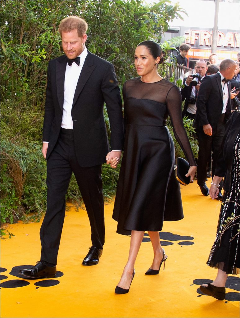 Meghan Markle y el príncipe Harry en el estreno de El rey León. Foto: Fotonoticias