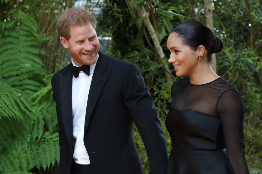 Meghan Markle y el príncipe Harry en el estreno de El rey León. Foto: Fotonoticias