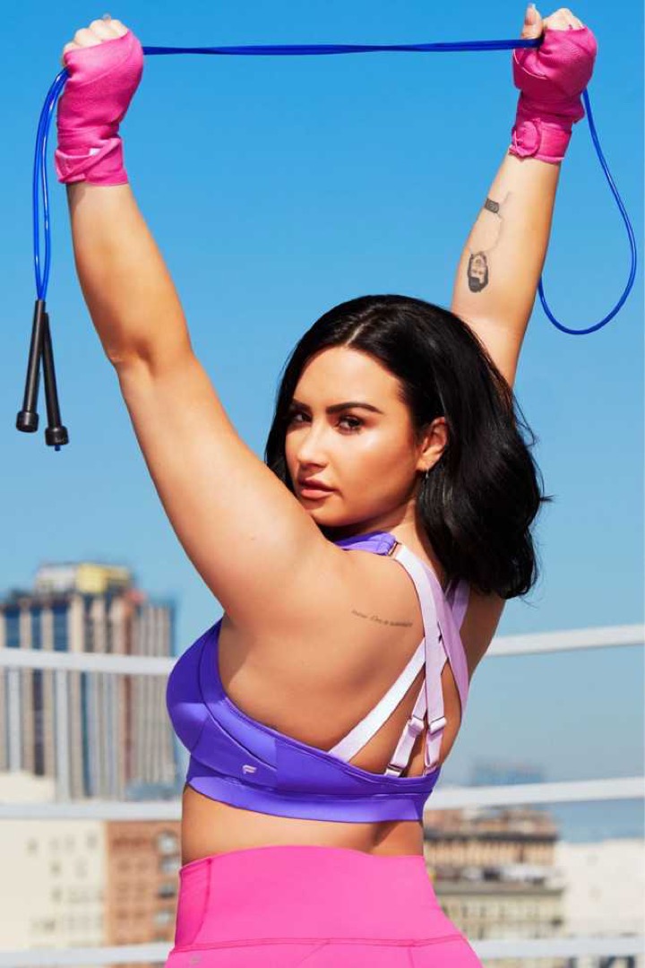 Demi Lovato lanzó una colección de ropa deportiva (y le da pelea al  coronavirus) – Revista Para Ti