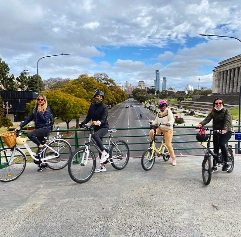 Nequi Galotti elige andar en bici (ejercicio y traslado ...