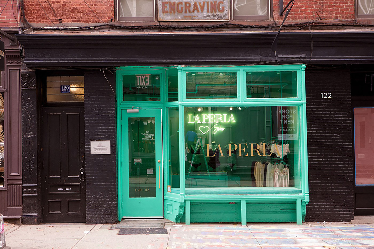 A trendy mini-bar in Soho in New York that is monochromatic and functional – Para Ti