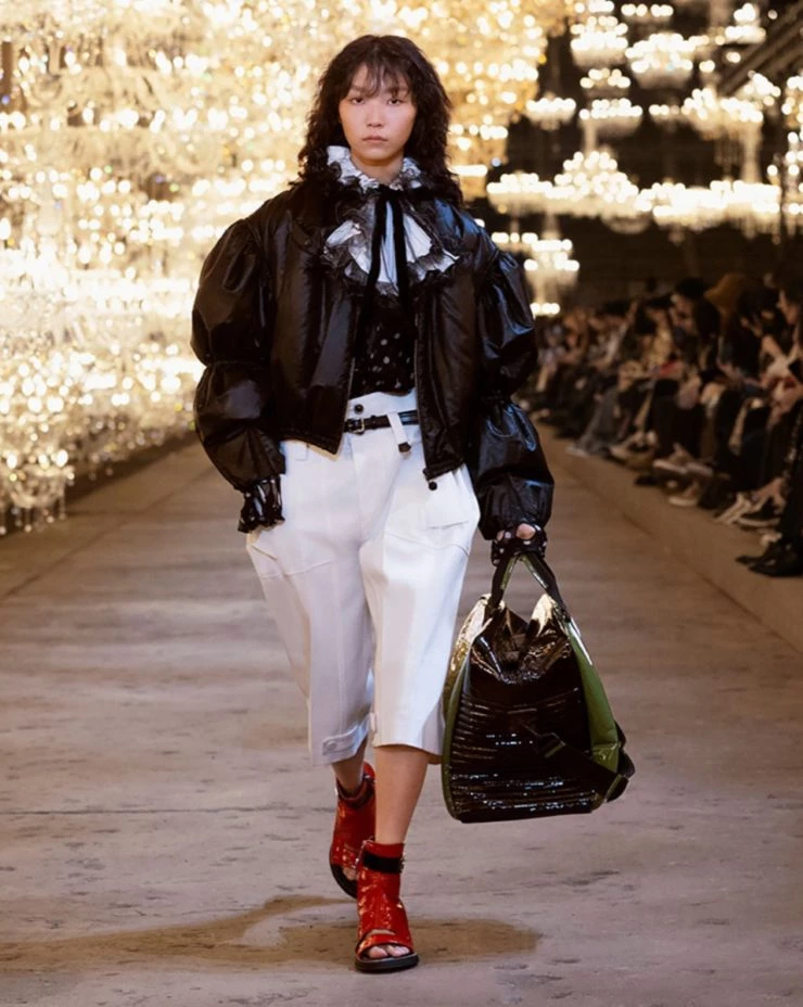Louis Vuitton y el regreso a las pasarelas reales en Shanghai, China –  Revista Imagen Miami