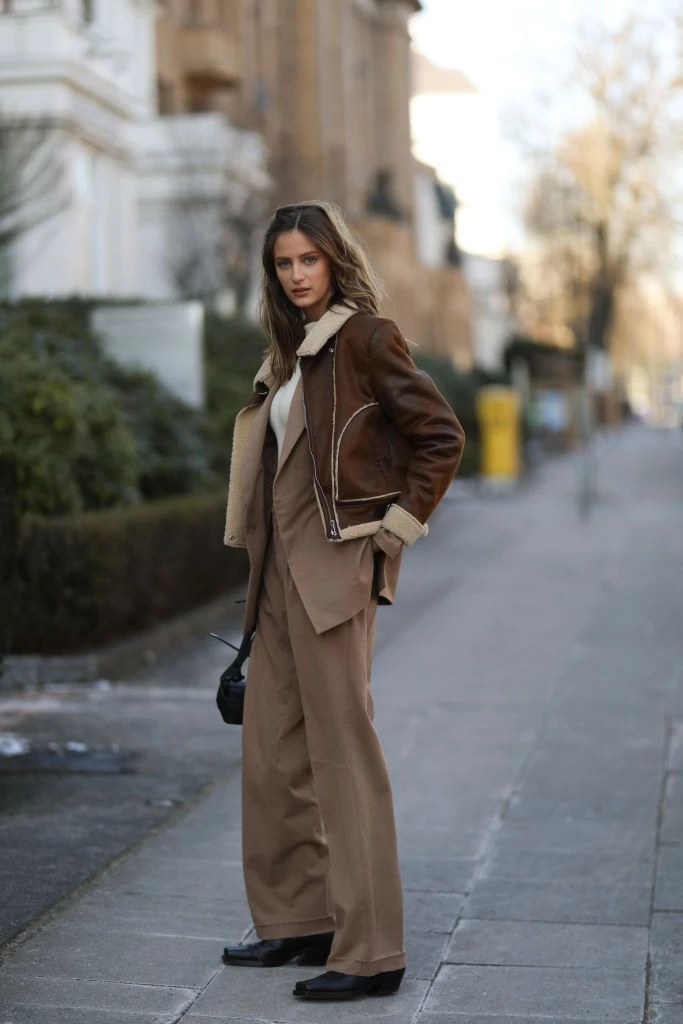 No hay dudas: las diademas son la máxima tendencia en el street style