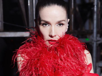 El look total red de Natalia Oreiro para cantar junto a Lali y Soledad en La Voz Argentina