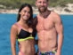 Lio Messi y Antonela Roccuzzo en la playa