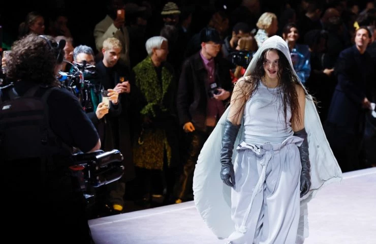 Rosalía y Louis Vuitton cambian las tradicionales pasarelas con