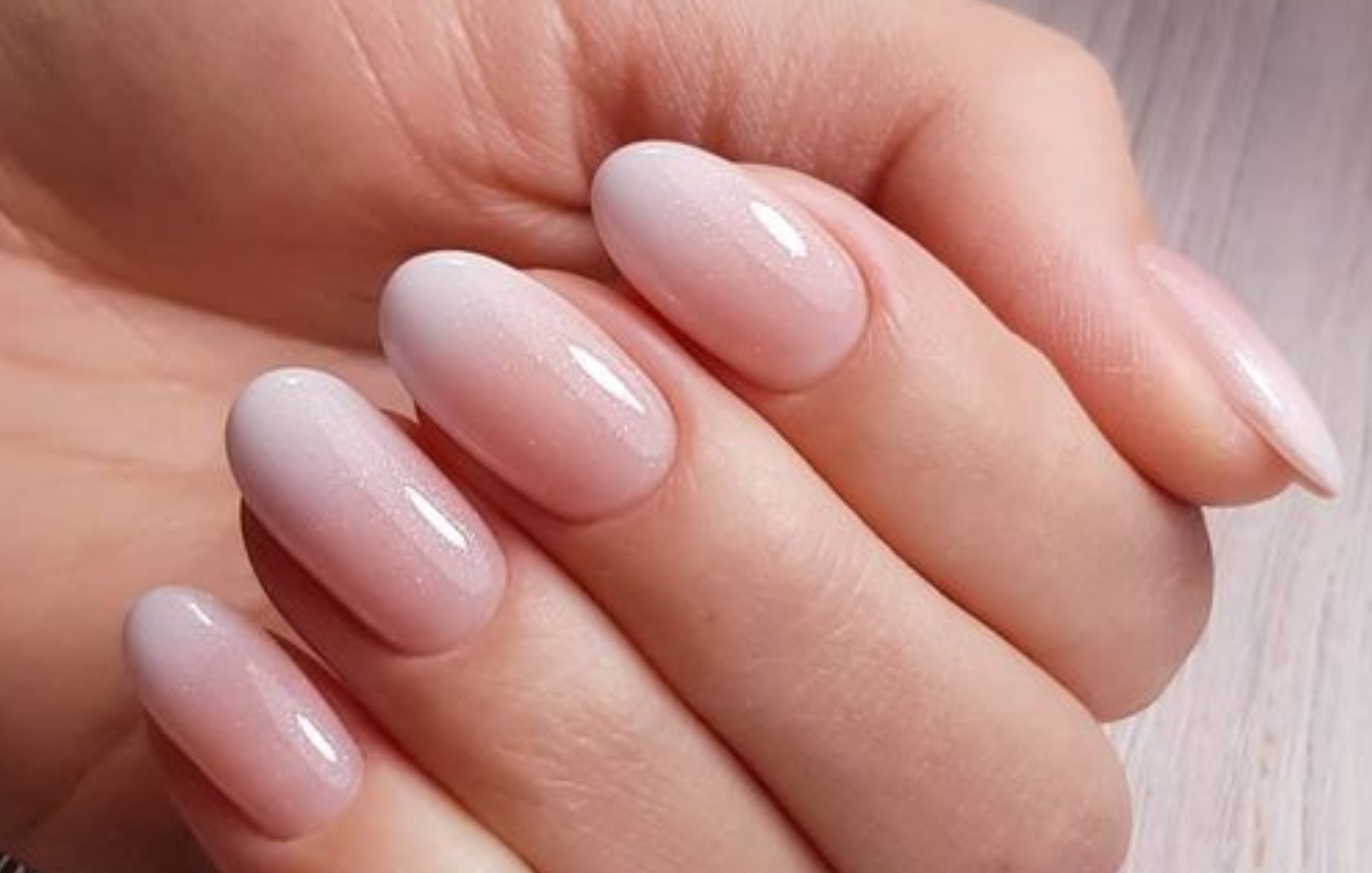 Baby boomer nails, la manicura efecto degradado que combina con todo –  Revista Para Ti