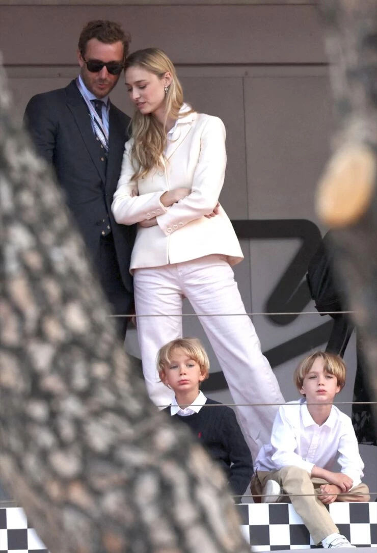 El look casual chic de Beatrice Borromeo la nuera de Carolina de