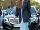 looks street style con blazer y vestido otoño 2023