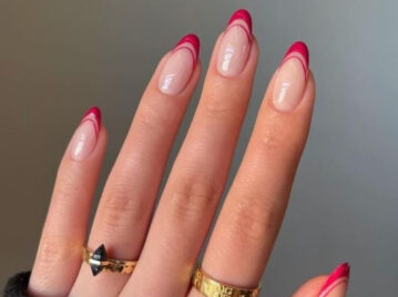 Qué es la doble manicura francesa que se volvió tendencia