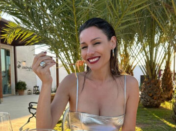 Pampita deslumbró con su look metalizado en Ibiza