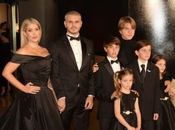 Wanda Nara y su familia en los Martín Fierro