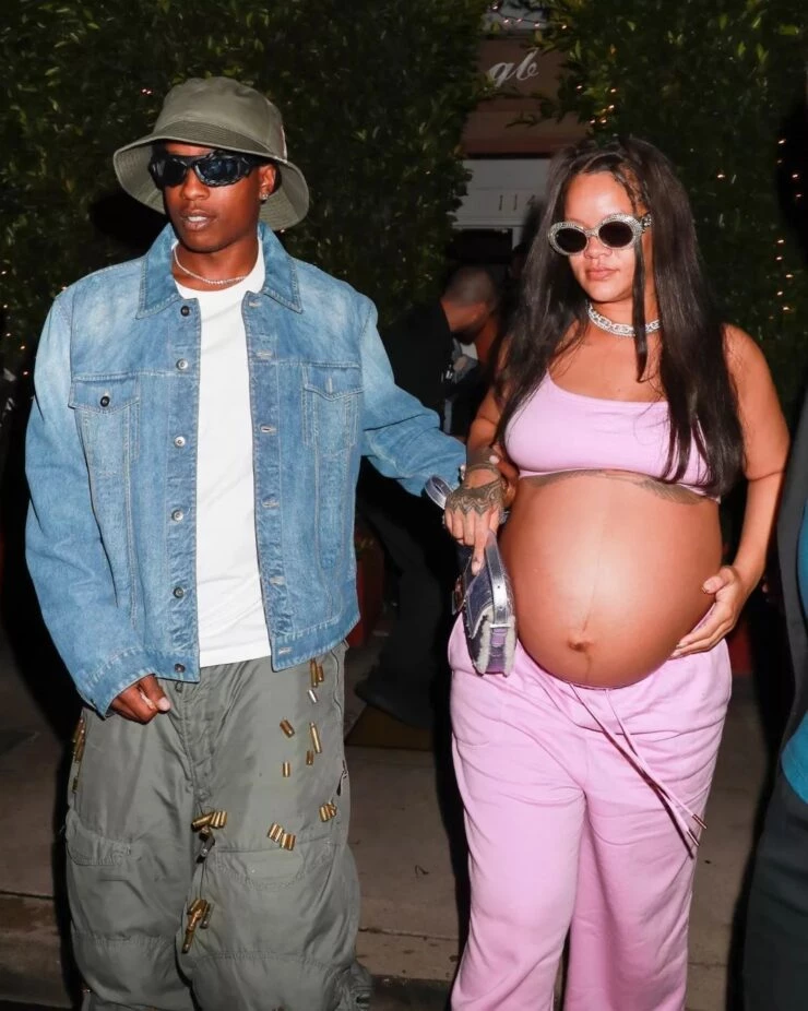Outfits para tener un embarazo al estilo de Rihanna