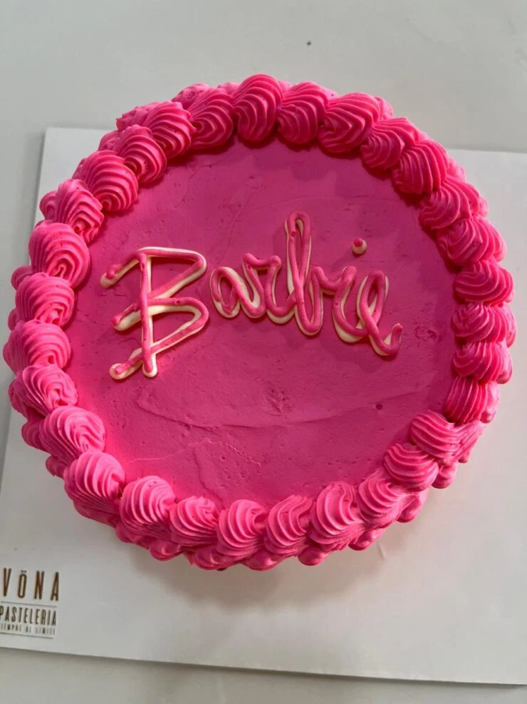 Torta de best sale barbie con crema