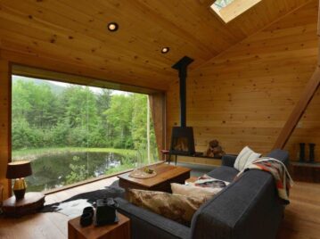 Una casa del árbol linda y funcional con vistas soñadas