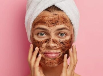 Cómo hacer la mascarilla facial de café, que hidrata y rejuvenece la piel