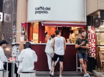 La cafetería más pequeña del mundo está en Argentina: es más chica que una mesa de ping pong