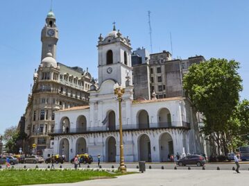 Visitamos el Cabildo, el gran protagonista de la historia argentina