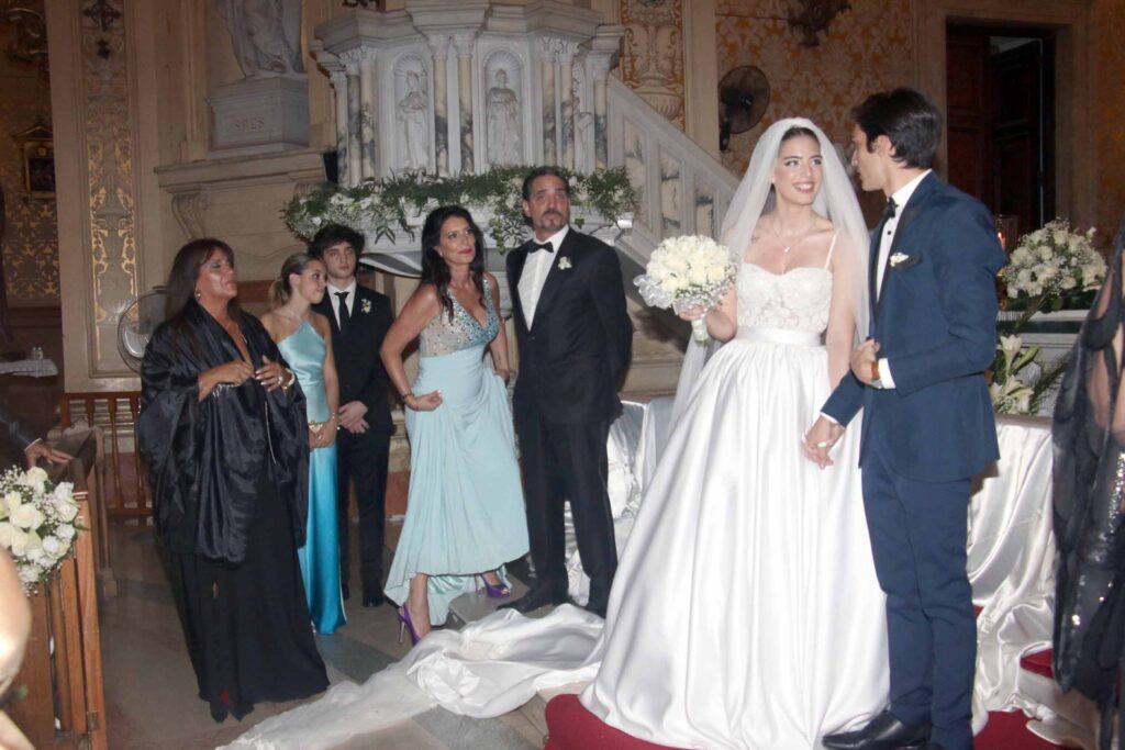 Las fotos del casamiento por iglesia de Macarena Fort y Tiago Demársico. Foto Movilpress