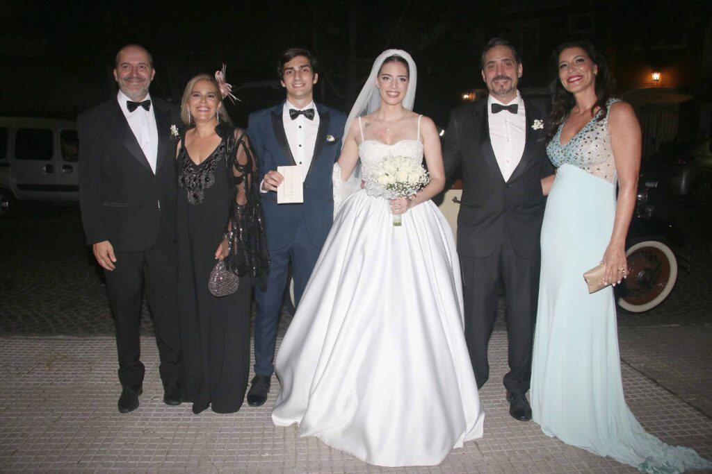 Las fotos del casamiento por iglesia de Macarena Fort y Tiago Demársico. Foto Movilpress