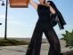 Amber Valletta brilla en la última campaña de Karl Lagerfeld, que presenta una línea revolucionaria de accesorios ecológicos co-creada por el célebre modelo superior de los años 90.