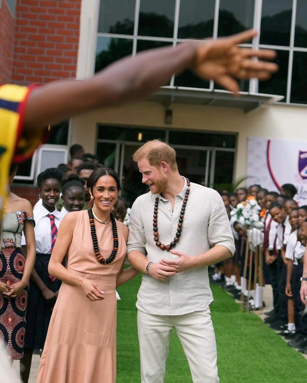 Meghan Markle eligió un look especial para recibir a Harry