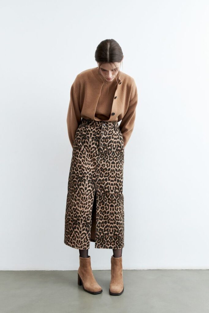 Faldas animal print: así se usa la prenda más trendy durante el invierno