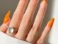 Orange nails: el color de uñas que marca tendencia en el street style