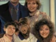 Benji Gregory con el resto del elenco de la serie Alf, éxito de los años 90. 