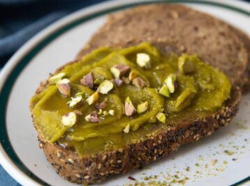 Cómo hacer tu propia crema de pistachos en casa: una receta ideal para acompañar tus tostadas