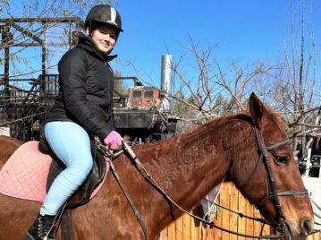 Las fotos de la clase de equitación de Sienna Cubero