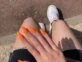 Orange nails: el color de uñas que marca tendencia en el street style