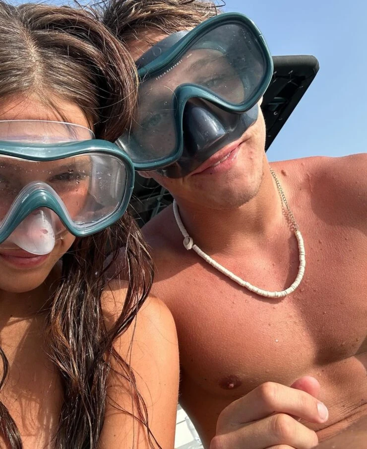 Delfina García Moritán y su novio en Ibiza