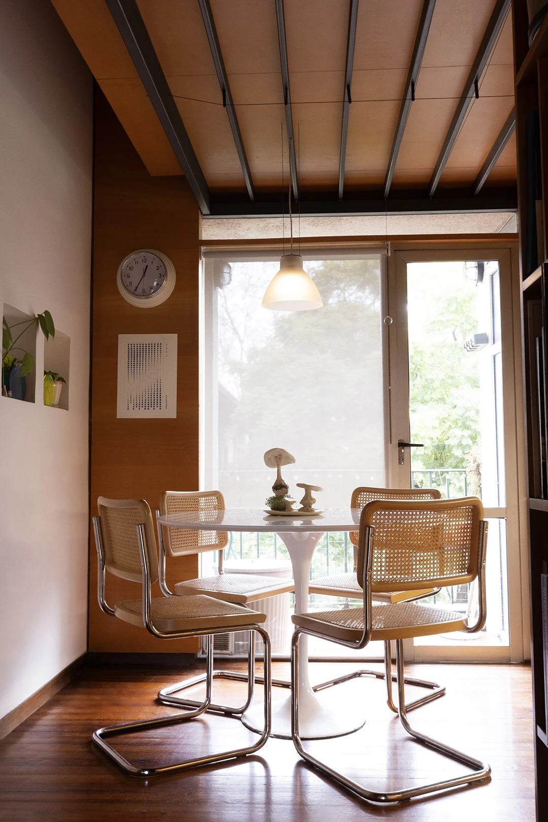 La cocina/comedor del departamento de la dupla creadora de Planta Somos. 