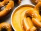 Tres formas diferentes de preparar pretzels: una receta típica de Alemania