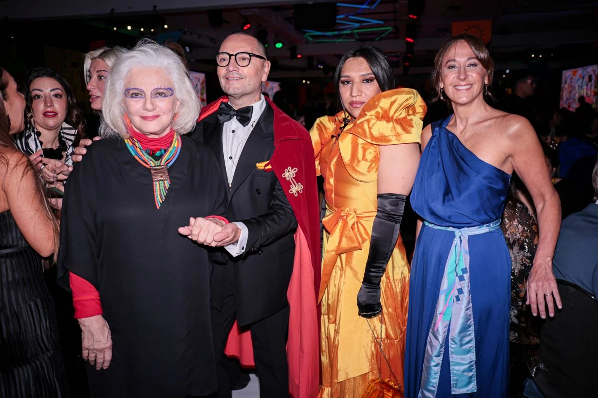 GLORIA CESAR, FABIAN MEDINA FLORES, LA CHOLA POBLETE Y MARINA ANCILLETA