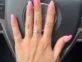 Strawberry glazed donut nails: la manicura minimalista que marca tendencia