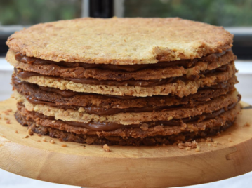 Torta crocante de nuez y dulce de leche: la receta de Estefi Colombo para la merienda