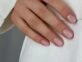 Así son las uñas demure, el estilo minimalista favorito de Lily Collins 1