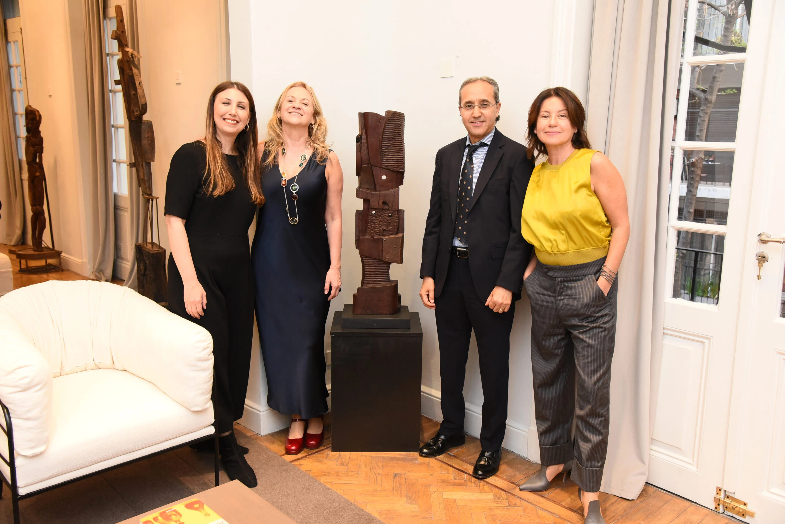 Silvina Amighini, Carmela Blanco, Fares Yassir, embajador de Marruecos, y Pia Fradusco.