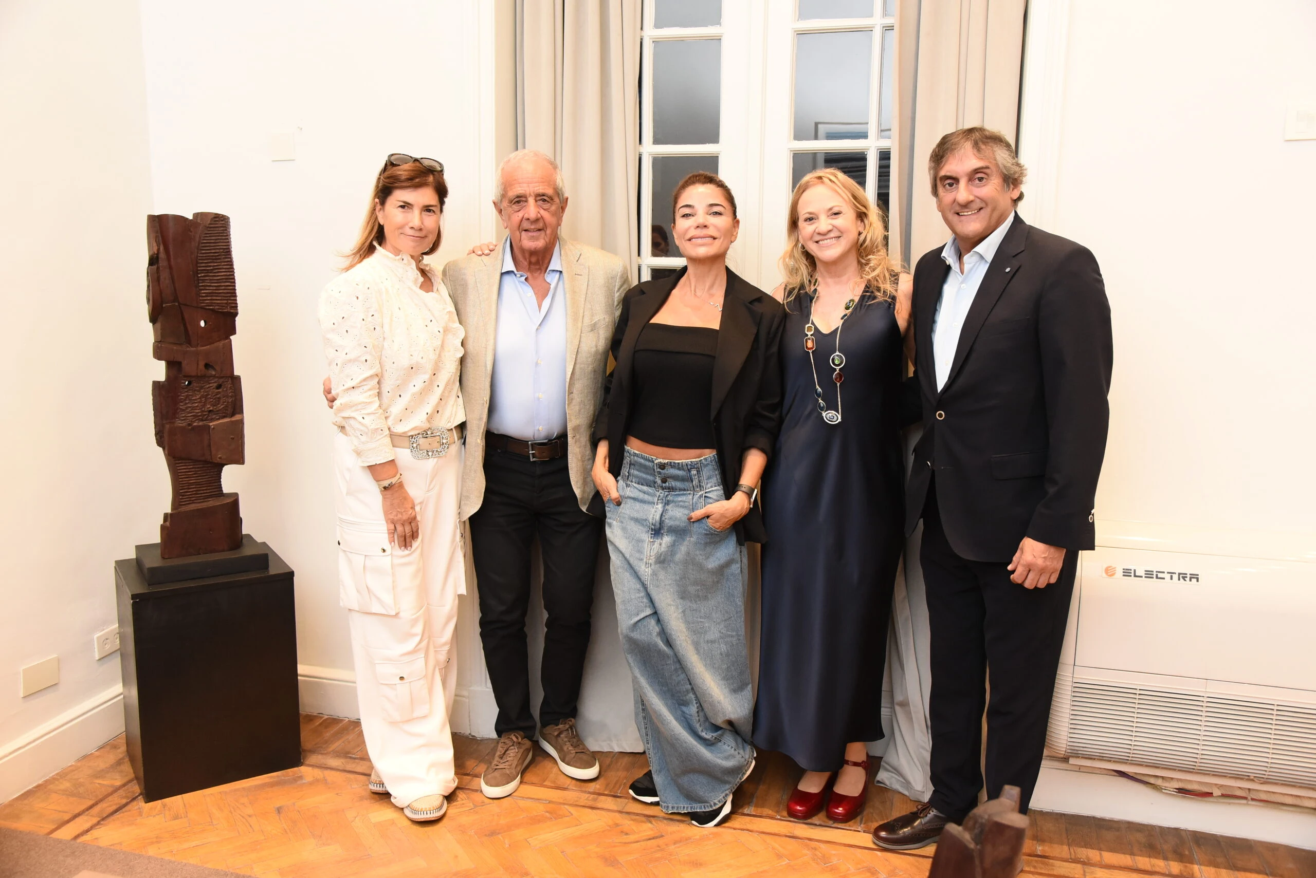 Marina La Fuente, Rodolfo D'Onofrio y Zulemita Menem junto a Carmela Blanco y Enzo Francescoli.