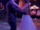 Olivia bailando el vals con su papá, Mariano Martínez