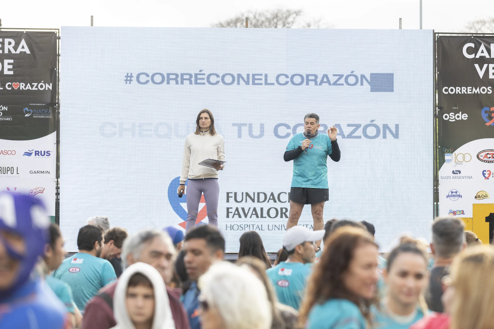 El reconocido conductor también corrió los 7 kilómetros de la Carrera Verde.