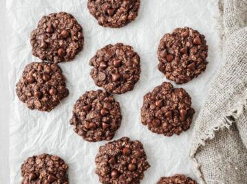 La receta de las galletitas de avena y chocolate perfecta para compartir con amigos