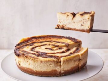 Cómo preparar cheesecake de canela: una receta ideal para los amantes de los cinnamon rolls