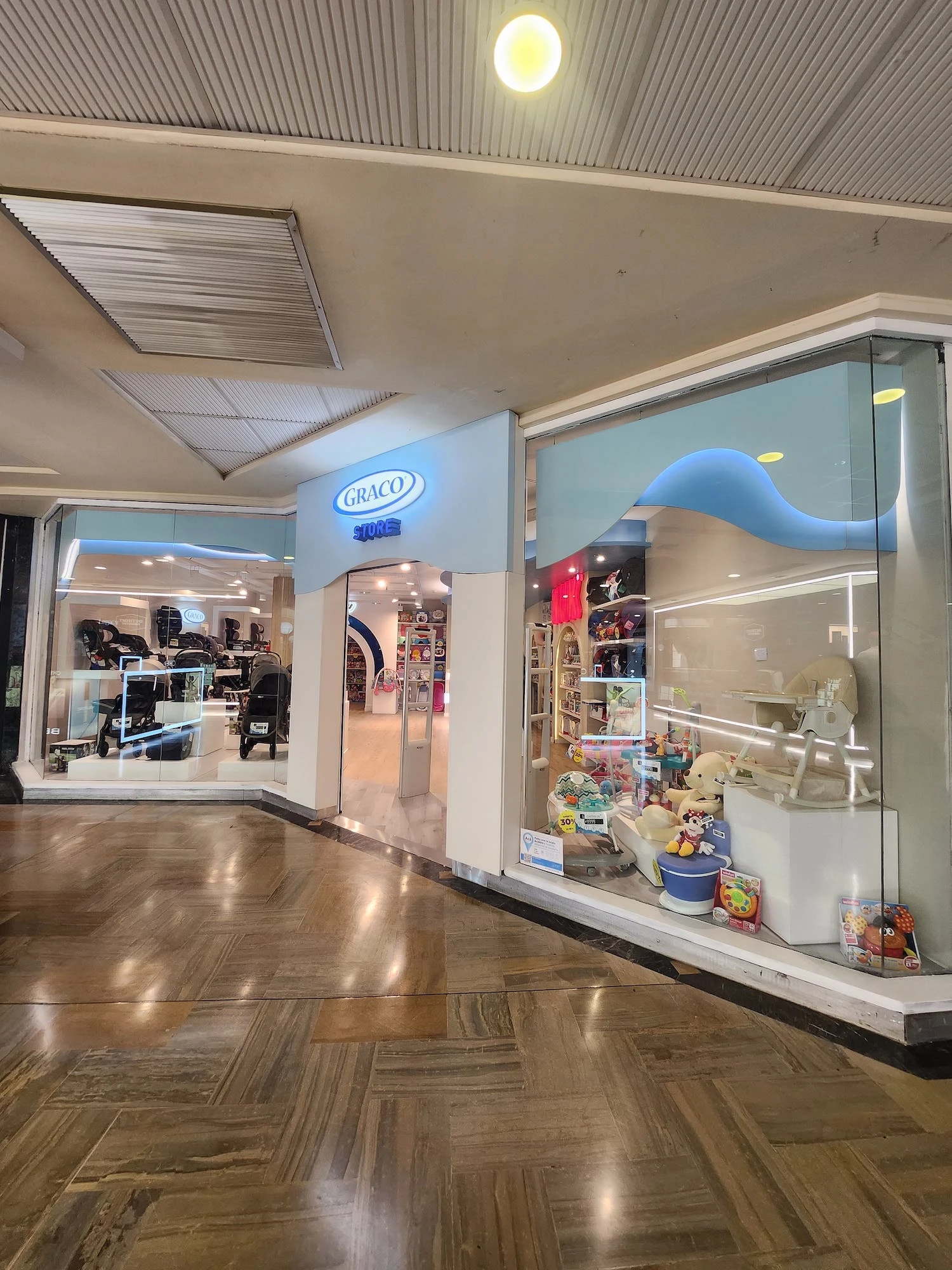 Graco Store Unicenter es el primer local que la marca líder en productos para bebés abre en Argentina.