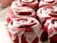 Red velvet cinnamon rolls: una receta innovadora para la merienda