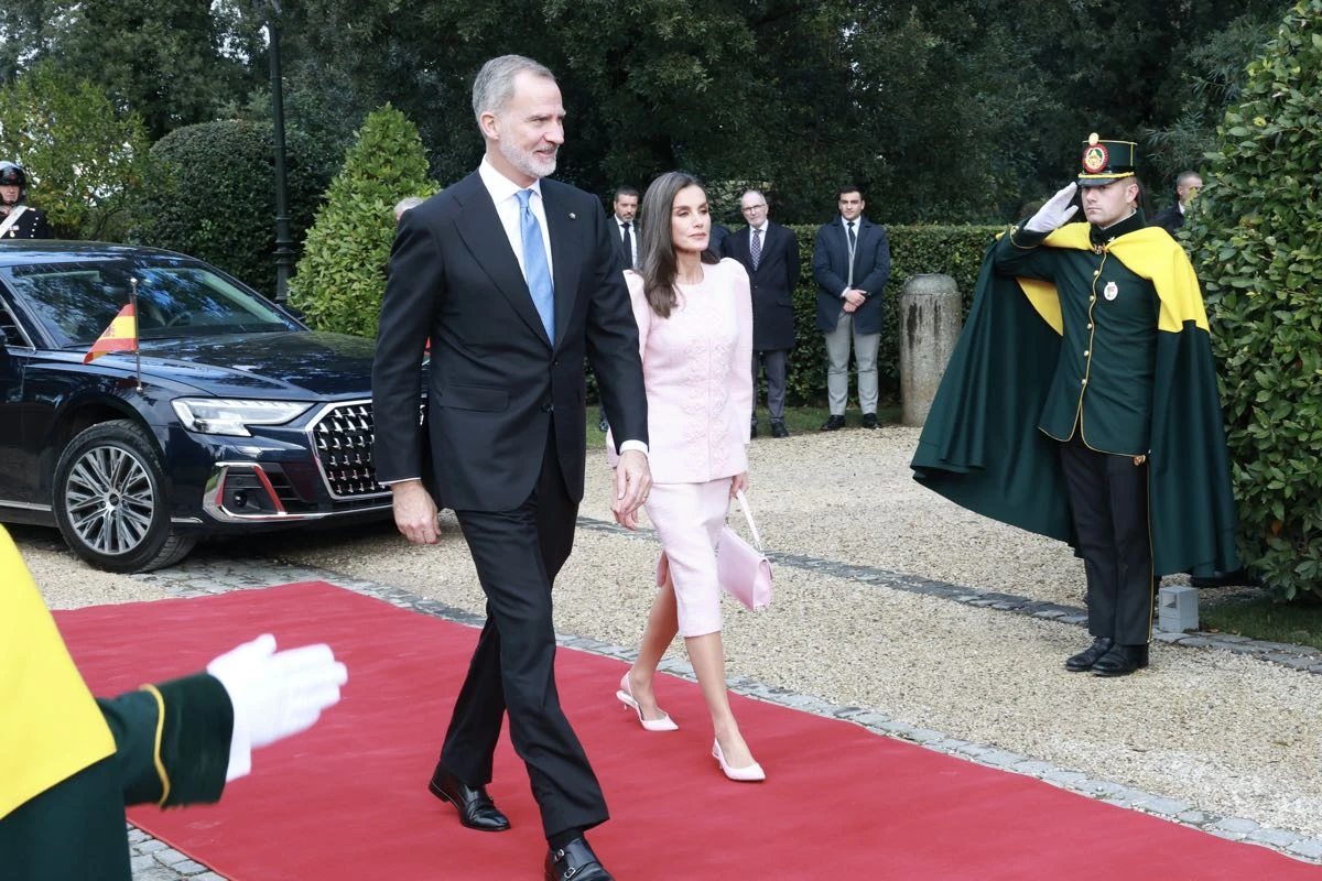 Letizia con total look pink