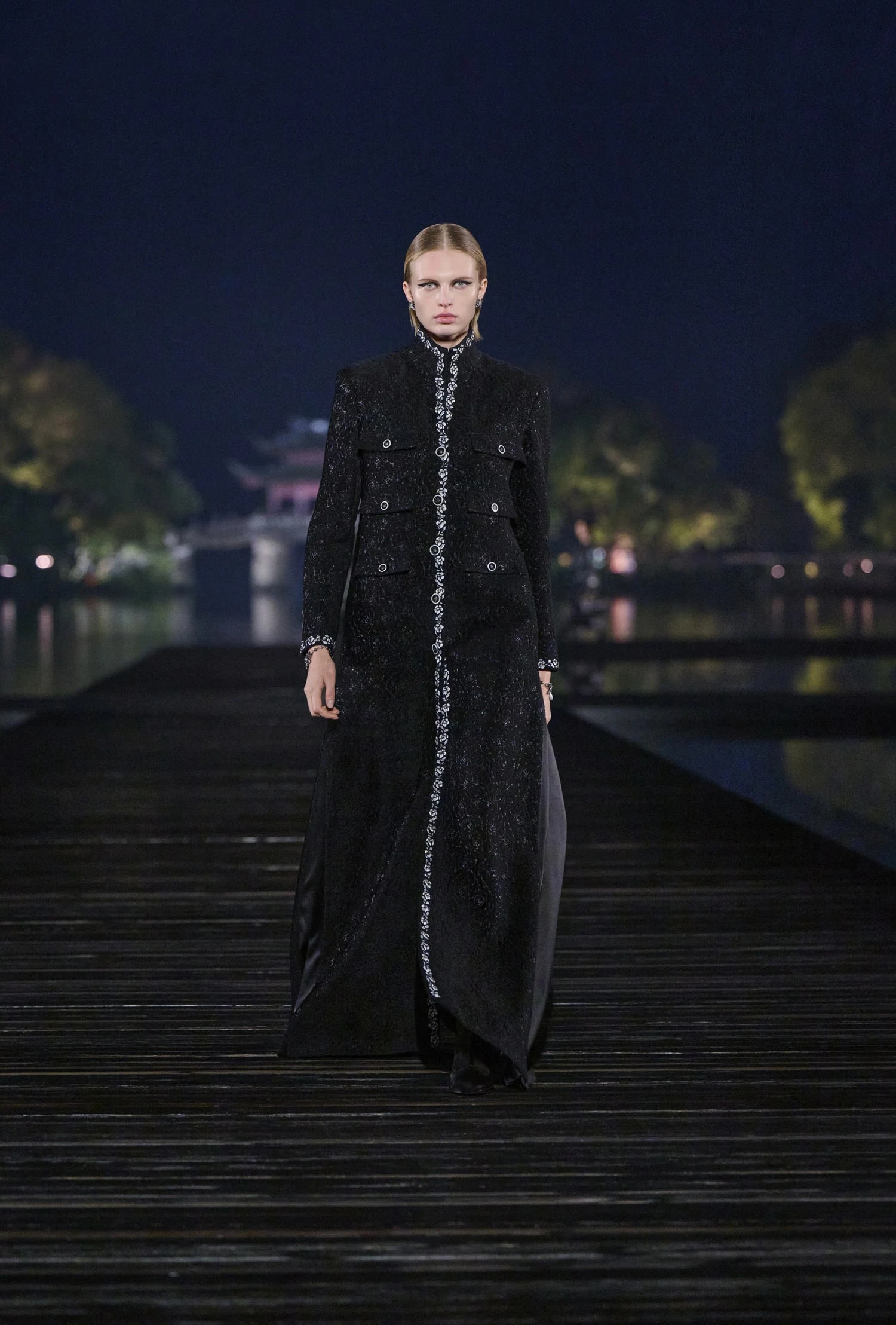 Desfile de Métiers D'Art de CHANEL 2024/25 en Hangzhou, China