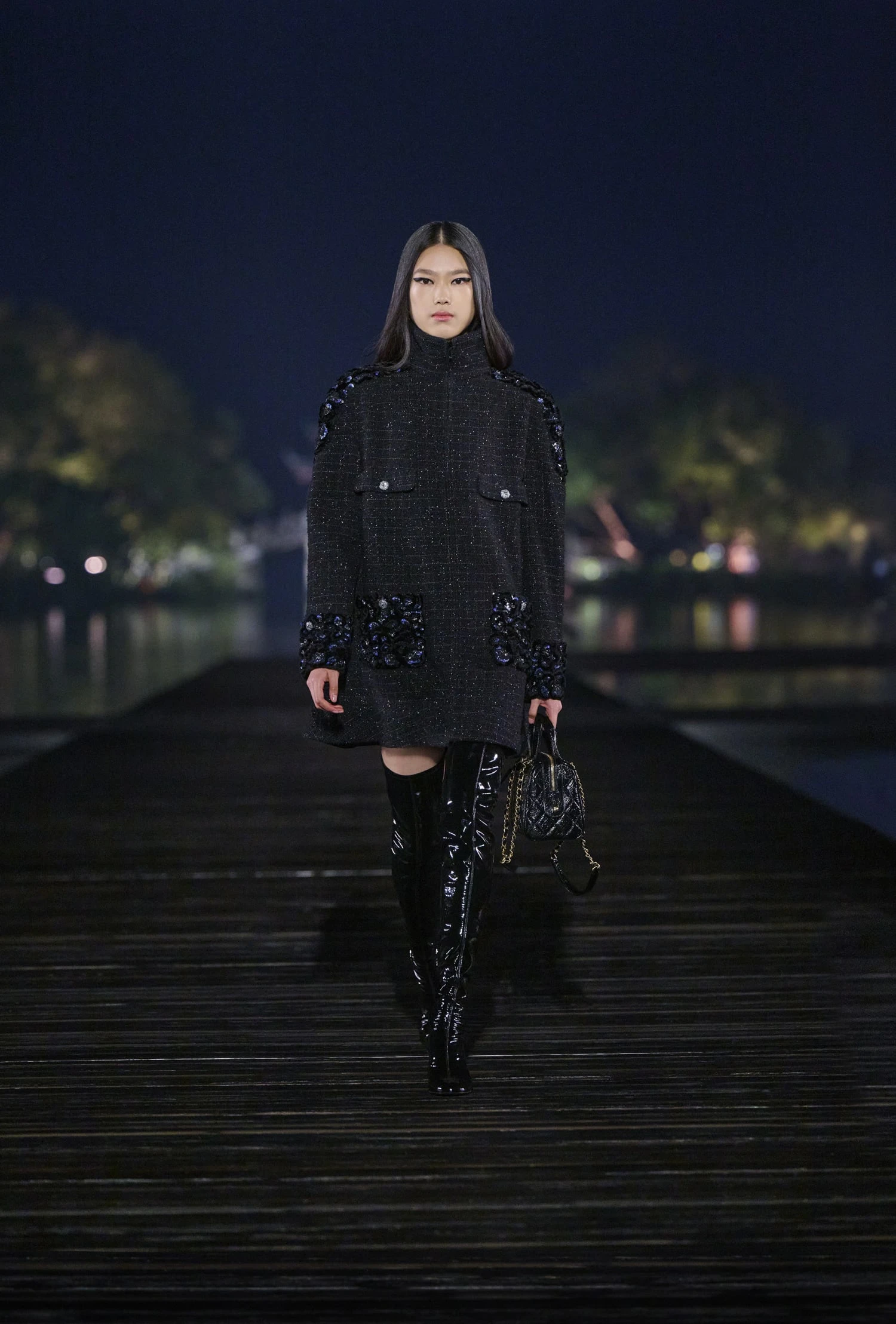 Desfile de Métiers D'Art de CHANEL 2024/25 en Hangzhou, China